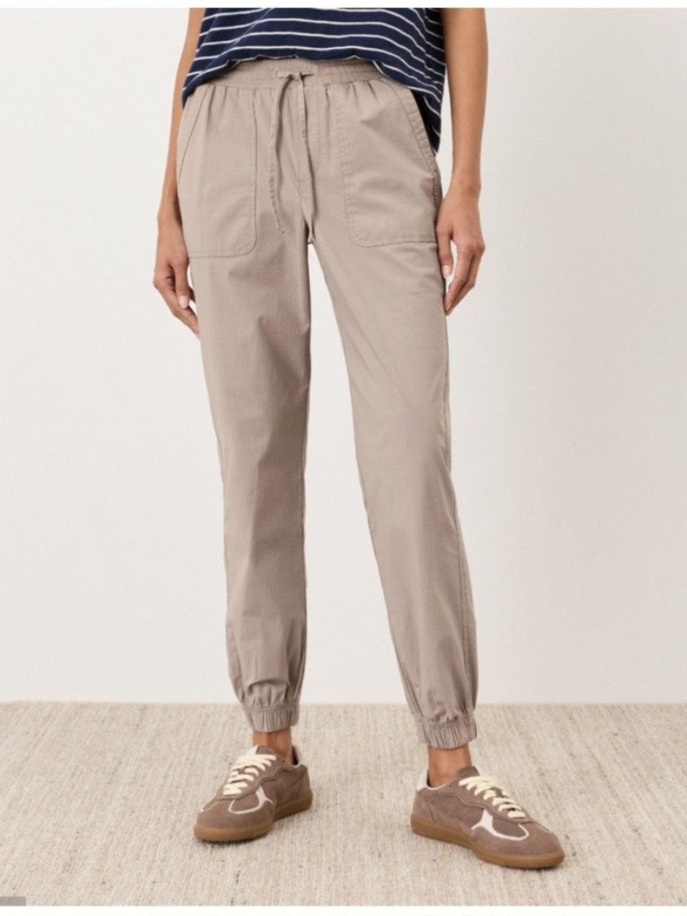 Jane + Delancey Weekend Relaxed Drawstring Joggers in Taupe Size LARGE
